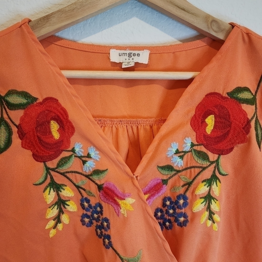 UMGEE Cantaloupe Orange Flowing Floral Embroidered Top size M - Picture 3 of 6